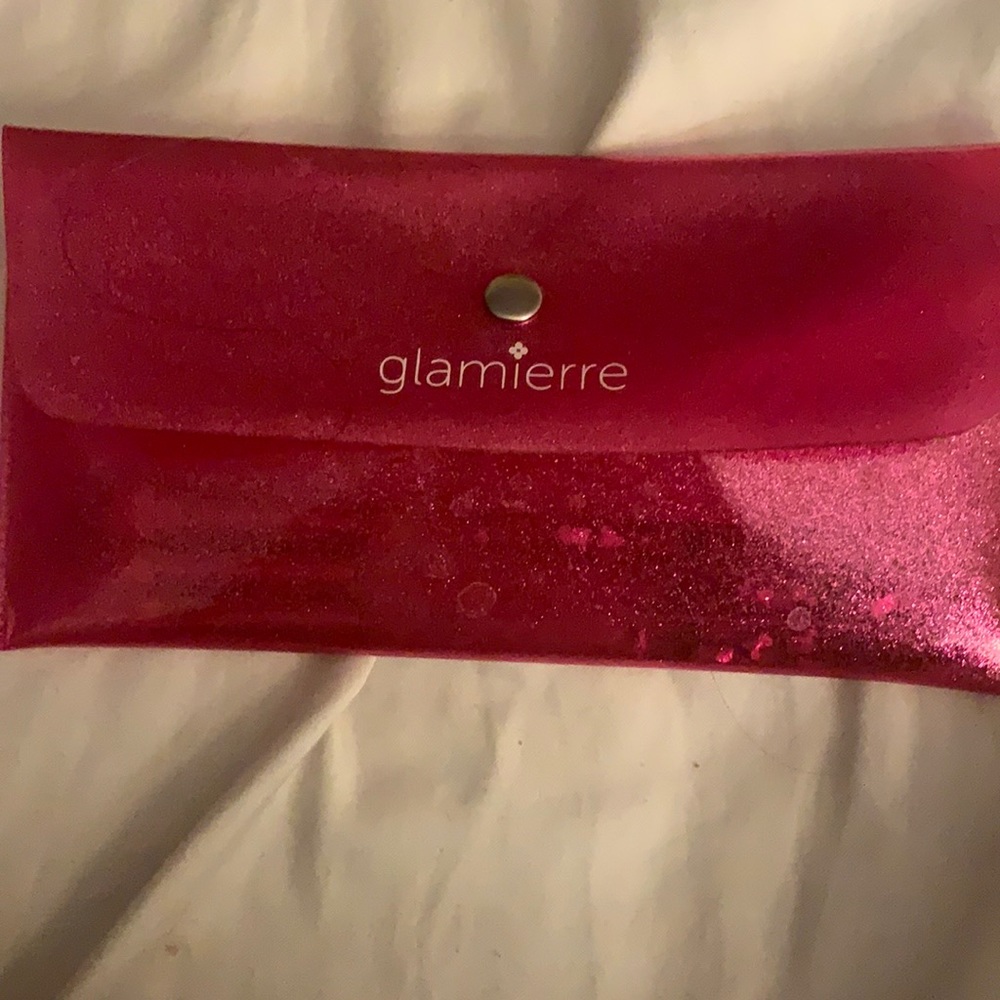 Makeup brushes with matching case